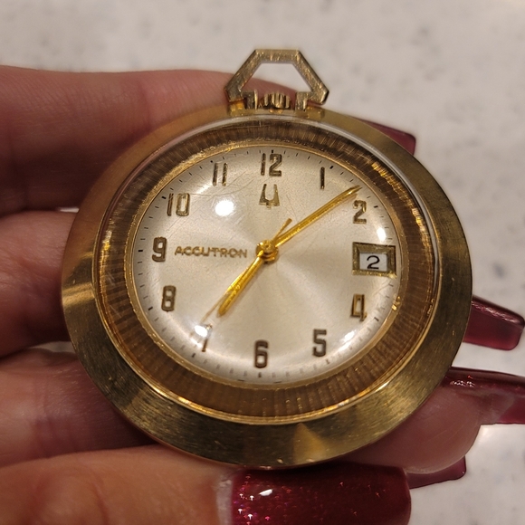 Vintage Accutron Date Pendant Watch - Picture 3 of 5